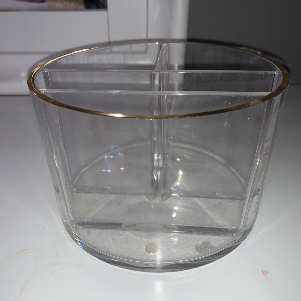 Makeup brush holder